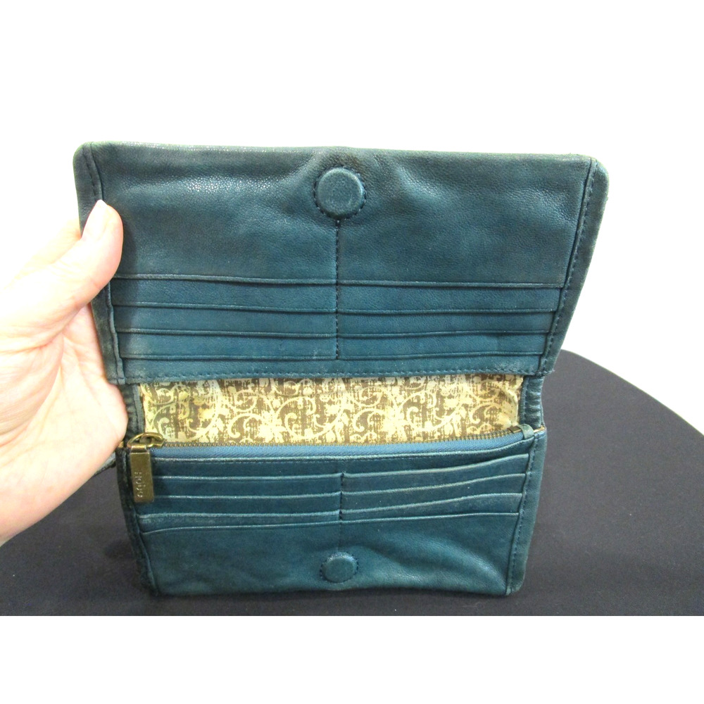 Hobo Distressed Green Leather Whipstitch Bifold Magnetic Clutch Wallet - Picture 6 of 9